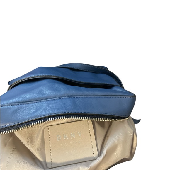 DKNY EUC Blue PU Leather Crossbody Bag No Callouts - Picture 13 of 13